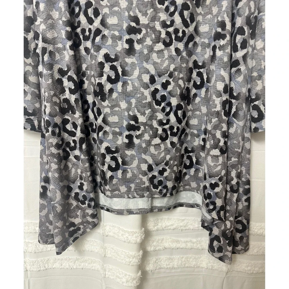 Clara Sunwoo Leopard Print Sharkbite Hem Tunic Top Purple Black 2X Made in USA - Picture 3 of 7